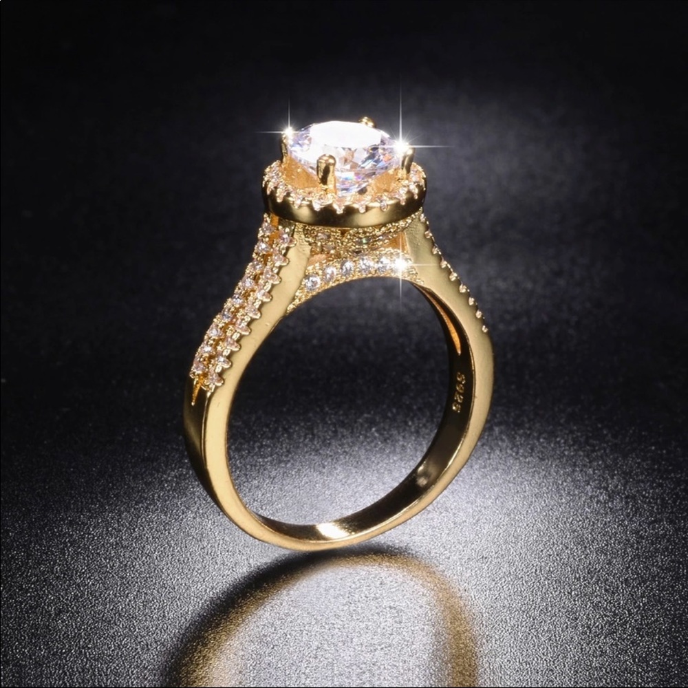 New 18k gold diamond wedding ring